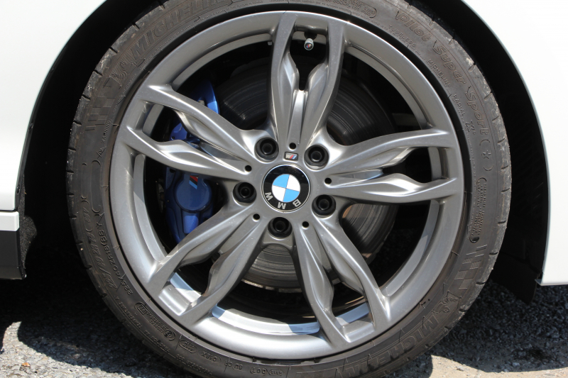 BMW 1シリーズ M135i 320馬力 直6ﾀｰﾎﾞｻﾝﾙｰﾌ Mﾊﾟﾌｫｰﾏﾝｽﾏﾌﾗｰ ｱﾀﾞﾌﾟﾃｨﾌﾞMｻｽ 専用ﾌﾞﾚｰｷ ｸﾙｺﾝ ﾊｰﾏﾝｶｰﾄﾞﾝ iﾄﾞﾗｲﾌﾞHDDﾅﾋﾞBｶﾒﾗ ﾐｭｰｼﾞｯｸｻｰﾊﾞｰ Bluetoothｵｰﾃﾞｨｵ ﾊﾟﾄﾞﾙｼﾌﾄ 専用ﾌﾞﾚｰｷ 専用18AW 8速AT 専用ｴｱﾛ ｽﾏｰﾄｷｰ 2年保証