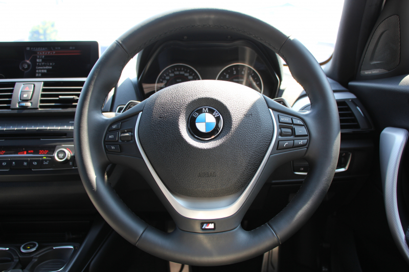 BMW 1シリーズ M135i 320馬力 直6ﾀｰﾎﾞｻﾝﾙｰﾌ Mﾊﾟﾌｫｰﾏﾝｽﾏﾌﾗｰ ｱﾀﾞﾌﾟﾃｨﾌﾞMｻｽ 専用ﾌﾞﾚｰｷ ｸﾙｺﾝ ﾊｰﾏﾝｶｰﾄﾞﾝ iﾄﾞﾗｲﾌﾞHDDﾅﾋﾞBｶﾒﾗ ﾐｭｰｼﾞｯｸｻｰﾊﾞｰ Bluetoothｵｰﾃﾞｨｵ ﾊﾟﾄﾞﾙｼﾌﾄ 専用ﾌﾞﾚｰｷ 専用18AW 8速AT 専用ｴｱﾛ ｽﾏｰﾄｷｰ 2年保証