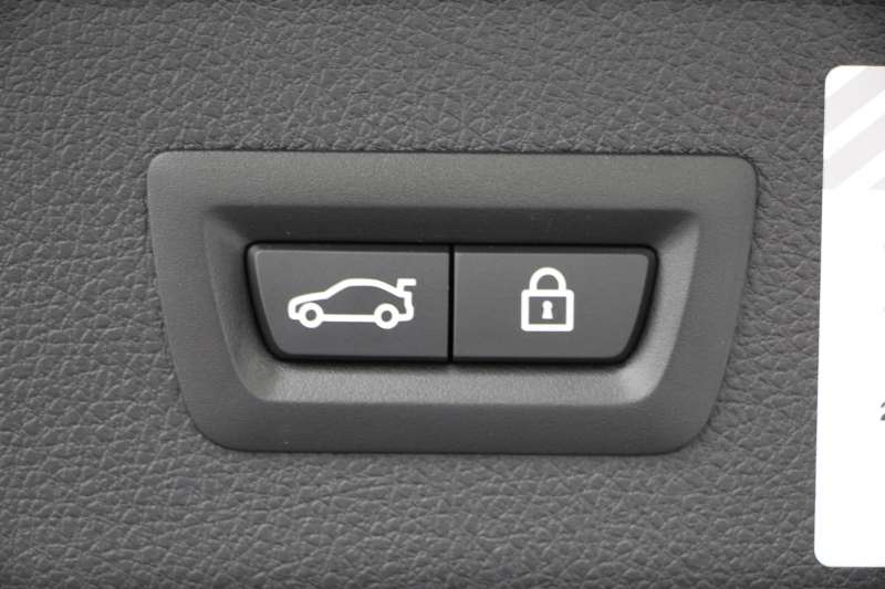 BMW 3シリーズ 320i ｸﾞﾗﾝﾂｰﾘｽﾓ Mｽﾎﾟｰﾂ 追従ACC 衝突軽減ﾌﾞﾚｰｷ 車線逸脱警告 歩行者警告 ﾀｯﾁﾊﾟｯﾄﾞ対応HDDﾅﾋﾞ電動ﾄﾗﾝｸ Mｽﾎﾟｰﾂｴｱﾛ 18AW ﾒﾓﾘ-付電動ｼｰﾄ ETC2.0 ｽﾏｰﾄｷｰ ｷｾﾉﾝ ﾊﾟﾄﾞﾙｼﾌﾄ 電動ﾘｱｳｲﾝｸﾞ2年保証