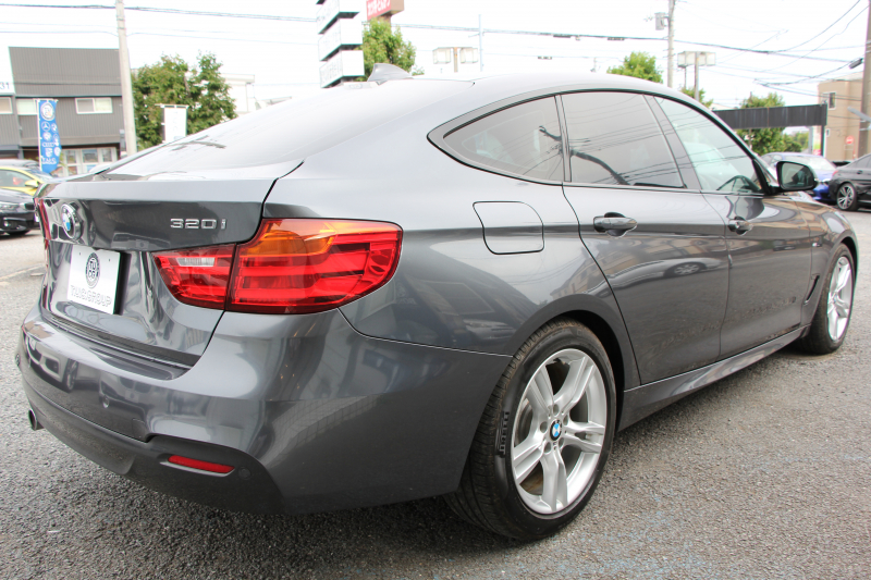 BMW 3シリーズ 320i ｸﾞﾗﾝﾂｰﾘｽﾓ Mｽﾎﾟｰﾂ 追従ACC 衝突軽減ﾌﾞﾚｰｷ 車線逸脱警告 歩行者警告 ﾀｯﾁﾊﾟｯﾄﾞ対応HDDﾅﾋﾞ電動ﾄﾗﾝｸ Mｽﾎﾟｰﾂｴｱﾛ 18AW ﾒﾓﾘ-付電動ｼｰﾄ ETC2.0 ｽﾏｰﾄｷｰ ｷｾﾉﾝ ﾊﾟﾄﾞﾙｼﾌﾄ 電動ﾘｱｳｲﾝｸﾞ2年保証