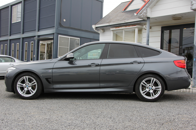 BMW 3シリーズ 320i ｸﾞﾗﾝﾂｰﾘｽﾓ Mｽﾎﾟｰﾂ 追従ACC 衝突軽減ﾌﾞﾚｰｷ 車線逸脱警告 歩行者警告 ﾀｯﾁﾊﾟｯﾄﾞ対応HDDﾅﾋﾞ電動ﾄﾗﾝｸ Mｽﾎﾟｰﾂｴｱﾛ 18AW ﾒﾓﾘ-付電動ｼｰﾄ ETC2.0 ｽﾏｰﾄｷｰ ｷｾﾉﾝ ﾊﾟﾄﾞﾙｼﾌﾄ 電動ﾘｱｳｲﾝｸﾞ2年保証