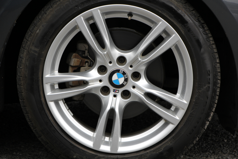 BMW 3シリーズ 320i ｸﾞﾗﾝﾂｰﾘｽﾓ Mｽﾎﾟｰﾂ 追従ACC 衝突軽減ﾌﾞﾚｰｷ 車線逸脱警告 歩行者警告 ﾀｯﾁﾊﾟｯﾄﾞ対応HDDﾅﾋﾞ電動ﾄﾗﾝｸ Mｽﾎﾟｰﾂｴｱﾛ 18AW ﾒﾓﾘ-付電動ｼｰﾄ ETC2.0 ｽﾏｰﾄｷｰ ｷｾﾉﾝ ﾊﾟﾄﾞﾙｼﾌﾄ 電動ﾘｱｳｲﾝｸﾞ2年保証