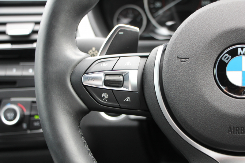 BMW 3シリーズ 320i ｸﾞﾗﾝﾂｰﾘｽﾓ Mｽﾎﾟｰﾂ 追従ACC 衝突軽減ﾌﾞﾚｰｷ 車線逸脱警告 歩行者警告 ﾀｯﾁﾊﾟｯﾄﾞ対応HDDﾅﾋﾞ電動ﾄﾗﾝｸ Mｽﾎﾟｰﾂｴｱﾛ 18AW ﾒﾓﾘ-付電動ｼｰﾄ ETC2.0 ｽﾏｰﾄｷｰ ｷｾﾉﾝ ﾊﾟﾄﾞﾙｼﾌﾄ 電動ﾘｱｳｲﾝｸﾞ2年保証