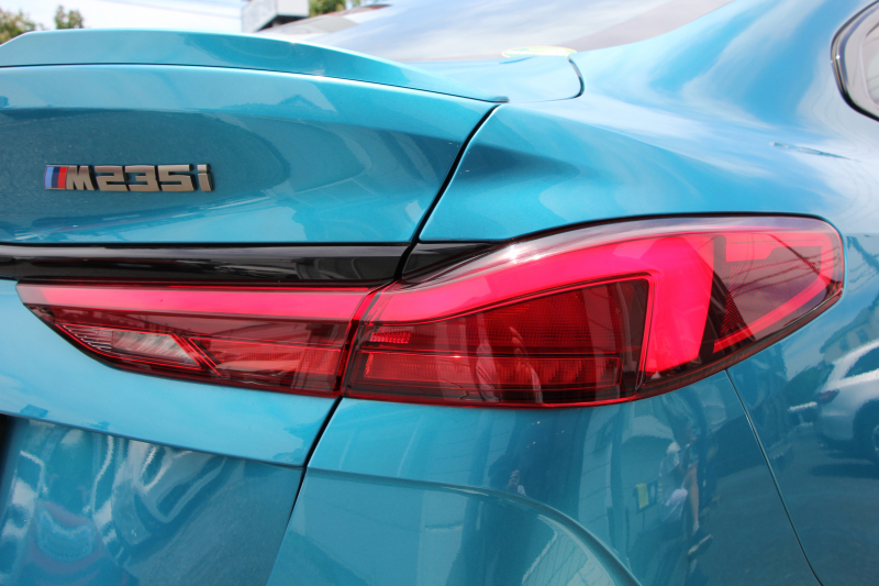 BMW 2シリーズ M235i Xdrive ｸﾞﾗﾝｸｰﾍﾟｾﾚｸﾄP 306馬力 Mｽﾎﾟｰﾂｼｰﾄ 可変ｻｽﾍﾟﾝｼｮﾝ Mｼｰﾄﾍﾞﾙﾄ 希少ｶﾗｰ LEDﾍｯﾄﾞﾗｲﾄ BMWﾗｲﾌﾞｺｯｸﾋﾟｯﾄ 追従ACC ﾀｯﾁ画面HDDﾅﾋﾞPｱｼｽﾄ Hi-fiｽﾋﾟｰｶｰ 後退ｱｼｽﾄ ｽﾏｰﾄｷｰ 2年保証