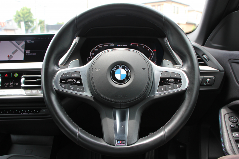 BMW 2シリーズ M235i Xdrive ｸﾞﾗﾝｸｰﾍﾟｾﾚｸﾄP 306馬力 Mｽﾎﾟｰﾂｼｰﾄ 可変ｻｽﾍﾟﾝｼｮﾝ Mｼｰﾄﾍﾞﾙﾄ 希少ｶﾗｰ LEDﾍｯﾄﾞﾗｲﾄ BMWﾗｲﾌﾞｺｯｸﾋﾟｯﾄ 追従ACC ﾀｯﾁ画面HDDﾅﾋﾞPｱｼｽﾄ Hi-fiｽﾋﾟｰｶｰ 後退ｱｼｽﾄ ｽﾏｰﾄｷｰ 2年保証