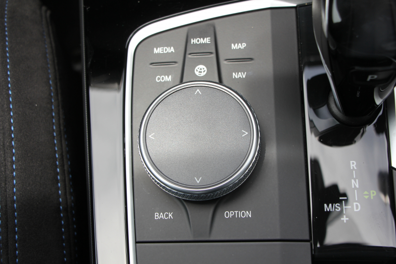 BMW 2シリーズ M235i Xdrive ｸﾞﾗﾝｸｰﾍﾟｾﾚｸﾄP 306馬力 Mｽﾎﾟｰﾂｼｰﾄ 可変ｻｽﾍﾟﾝｼｮﾝ Mｼｰﾄﾍﾞﾙﾄ 希少ｶﾗｰ LEDﾍｯﾄﾞﾗｲﾄ BMWﾗｲﾌﾞｺｯｸﾋﾟｯﾄ 追従ACC ﾀｯﾁ画面HDDﾅﾋﾞPｱｼｽﾄ Hi-fiｽﾋﾟｰｶｰ 後退ｱｼｽﾄ ｽﾏｰﾄｷｰ 2年保証