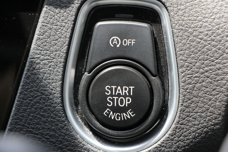 BMW 2シリーズ M240i ｸｰﾍﾟ後期LCI 直6ﾀｰﾎﾞB58ｴﾝｼﾞﾝ 340馬力 LEDﾍｯﾄﾞﾗｲﾄ&ﾃｰﾙ 追従ACC ｱﾀﾞﾌﾟﾃｨﾌﾞMｻｽ ﾀｯﾁ画面HDDﾅﾋﾞPｱｼｽﾄ Bｶﾒﾗ NEWﾙｰﾑﾐﾗｰ&ﾒｰﾀｰ ｼｰﾄﾋｰﾀｰ 8速AT 衝突軽減ﾌﾞﾚｰｷ 車線逸脱警告 歩行者警告 2年保証