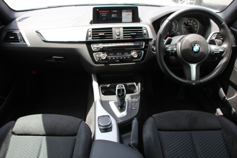 BMW 2シリーズ M240i ｸｰﾍﾟ後期LCI 直6ﾀｰﾎﾞB58ｴﾝｼﾞﾝ 340馬力 LEDﾍｯﾄﾞﾗｲﾄ&ﾃｰﾙ 追従ACC ｱﾀﾞﾌﾟﾃｨﾌﾞMｻｽ ﾀｯﾁ画面HDDﾅﾋﾞPｱｼｽﾄ Bｶﾒﾗ NEWﾙｰﾑﾐﾗｰ&ﾒｰﾀｰ ｼｰﾄﾋｰﾀｰ 8速AT 衝突軽減ﾌﾞﾚｰｷ 車線逸脱警告 歩行者警告 2年保証