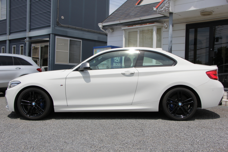 BMW 2シリーズ M240i ｸｰﾍﾟ後期LCI 直6ﾀｰﾎﾞB58ｴﾝｼﾞﾝ 340馬力 LEDﾍｯﾄﾞﾗｲﾄ&ﾃｰﾙ 追従ACC ｱﾀﾞﾌﾟﾃｨﾌﾞMｻｽ ﾀｯﾁ画面HDDﾅﾋﾞPｱｼｽﾄ Bｶﾒﾗ NEWﾙｰﾑﾐﾗｰ&ﾒｰﾀｰ ｼｰﾄﾋｰﾀｰ 8速AT 衝突軽減ﾌﾞﾚｰｷ 車線逸脱警告 歩行者警告 2年保証