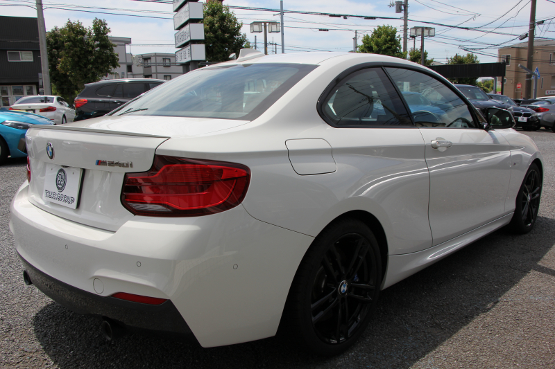 BMW 2シリーズ M240i ｸｰﾍﾟ後期LCI 直6ﾀｰﾎﾞB58ｴﾝｼﾞﾝ 340馬力 LEDﾍｯﾄﾞﾗｲﾄ&ﾃｰﾙ 追従ACC ｱﾀﾞﾌﾟﾃｨﾌﾞMｻｽ ﾀｯﾁ画面HDDﾅﾋﾞPｱｼｽﾄ Bｶﾒﾗ NEWﾙｰﾑﾐﾗｰ&ﾒｰﾀｰ ｼｰﾄﾋｰﾀｰ 8速AT 衝突軽減ﾌﾞﾚｰｷ 車線逸脱警告 歩行者警告 2年保証