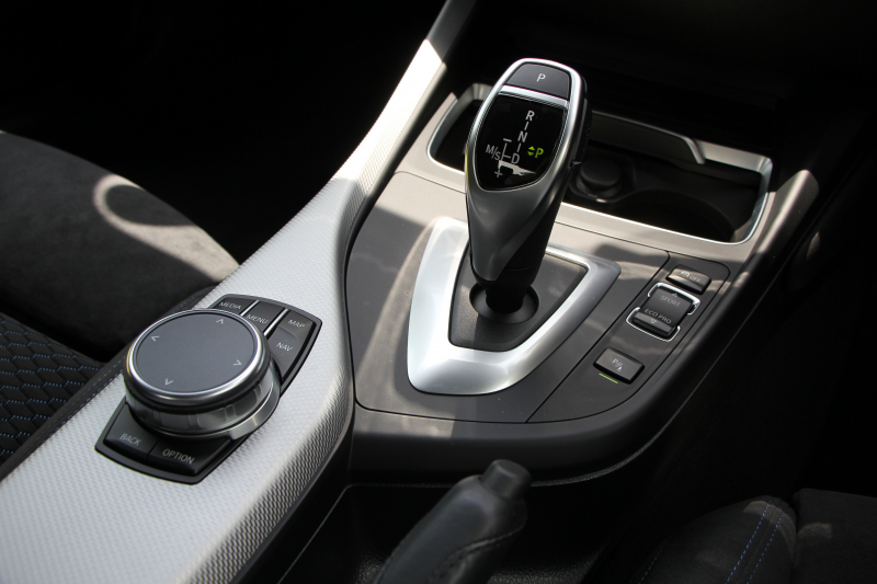 BMW 2シリーズ M240i ｸｰﾍﾟ後期LCI 直6ﾀｰﾎﾞB58ｴﾝｼﾞﾝ 340馬力 LEDﾍｯﾄﾞﾗｲﾄ&ﾃｰﾙ 追従ACC ｱﾀﾞﾌﾟﾃｨﾌﾞMｻｽ ﾀｯﾁ画面HDDﾅﾋﾞPｱｼｽﾄ Bｶﾒﾗ NEWﾙｰﾑﾐﾗｰ&ﾒｰﾀｰ ｼｰﾄﾋｰﾀｰ 8速AT 衝突軽減ﾌﾞﾚｰｷ 車線逸脱警告 歩行者警告 2年保証