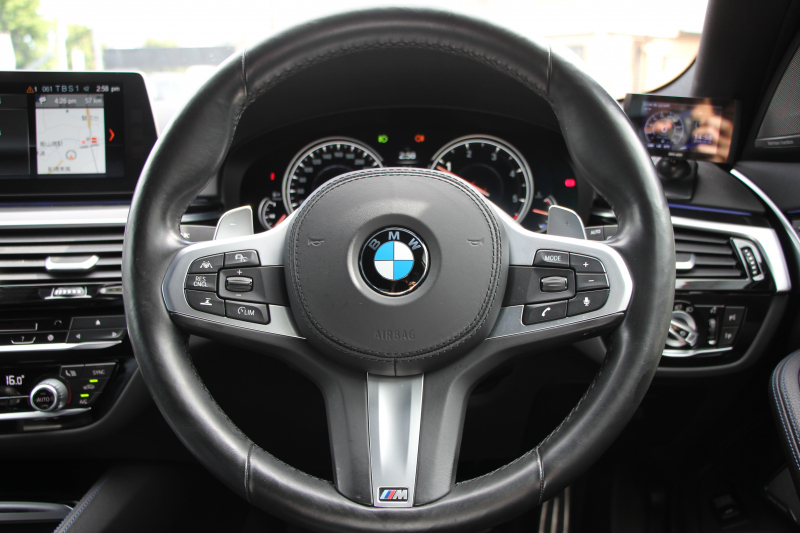 BMW 5シリーズ 523d ﾂｰﾘﾝｸﾞｴﾃﾞｨｼｮﾝﾐｯｼｮﾝｲﾝﾎﾟｯｼﾌﾞﾙ 特別仕様車 HUD ﾊｰﾏﾝｶｰﾄﾞﾝ 専用ﾌﾞﾗｯｸ19AW 追従ACC ｽﾃｱﾘﾝｸﾞｻﾎﾟｰﾄ LEDﾍｯﾄﾞﾗｲﾄ ｵｰﾄﾊｲﾋﾞｰﾑ ﾀｯﾁ画面HDDﾅﾋﾞTV 360度ﾊﾟﾉﾗﾏｶﾒﾗ Pｱｼｽﾄﾌﾟﾗｽ 電動ﾄﾗﾝｸ ｽﾏｰﾄｷｰ 2年保証