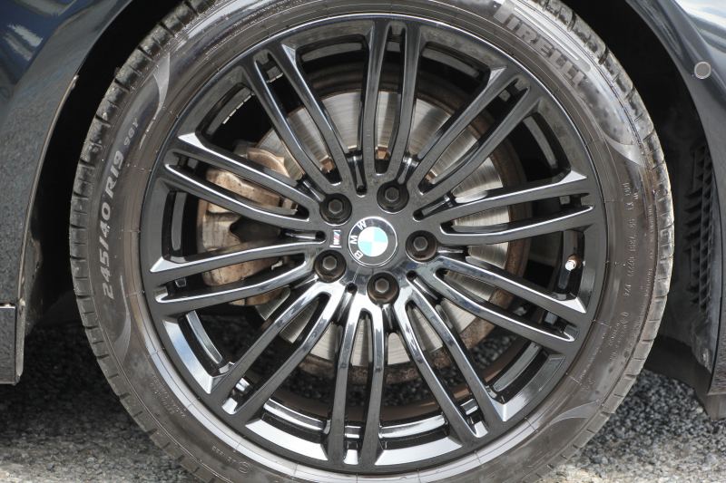 BMW 5シリーズ 523d ﾂｰﾘﾝｸﾞｴﾃﾞｨｼｮﾝﾐｯｼｮﾝｲﾝﾎﾟｯｼﾌﾞﾙ 特別仕様車 HUD ﾊｰﾏﾝｶｰﾄﾞﾝ 専用ﾌﾞﾗｯｸ19AW 追従ACC ｽﾃｱﾘﾝｸﾞｻﾎﾟｰﾄ LEDﾍｯﾄﾞﾗｲﾄ ｵｰﾄﾊｲﾋﾞｰﾑ ﾀｯﾁ画面HDDﾅﾋﾞTV 360度ﾊﾟﾉﾗﾏｶﾒﾗ Pｱｼｽﾄﾌﾟﾗｽ 電動ﾄﾗﾝｸ ｽﾏｰﾄｷｰ 2年保証