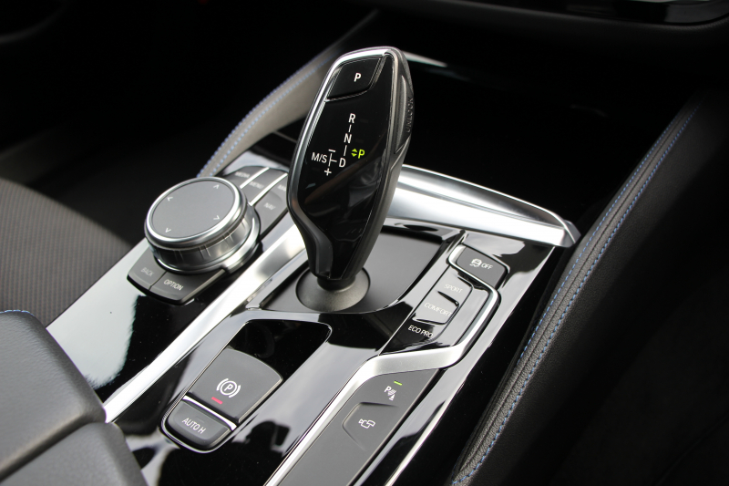 BMW 5シリーズ 523d ﾂｰﾘﾝｸﾞｴﾃﾞｨｼｮﾝﾐｯｼｮﾝｲﾝﾎﾟｯｼﾌﾞﾙ 特別仕様車 HUD ﾊｰﾏﾝｶｰﾄﾞﾝ 専用ﾌﾞﾗｯｸ19AW 追従ACC ｽﾃｱﾘﾝｸﾞｻﾎﾟｰﾄ LEDﾍｯﾄﾞﾗｲﾄ ｵｰﾄﾊｲﾋﾞｰﾑ ﾀｯﾁ画面HDDﾅﾋﾞTV 360度ﾊﾟﾉﾗﾏｶﾒﾗ Pｱｼｽﾄﾌﾟﾗｽ 電動ﾄﾗﾝｸ ｽﾏｰﾄｷｰ 2年保証