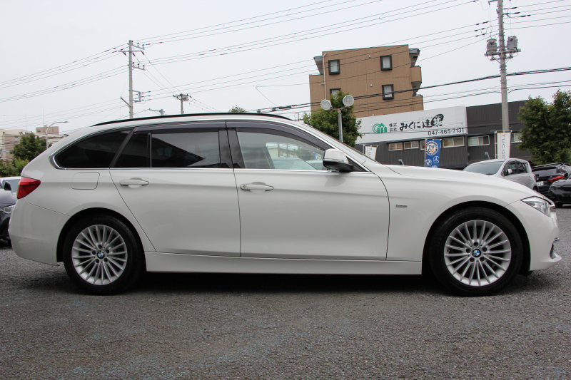 BMW 3シリーズ 320i ﾂｰﾘﾝｸﾞﾗｸﾞｼﾞｭｱﾘｰ 後期LCI 1ｵｰﾅ 新ｴﾝｼﾞﾝ ﾋｰﾀｰ茶革 LEDﾍｯﾄﾞﾗｲﾄ&ﾃｰﾙ 追従ACC ﾚｰﾝﾁｪﾝｼﾞ警告 衝突軽減ﾌﾞﾚｰｷ 車線逸脱警告 歩行者警告 ﾀｯﾁﾊﾟｯﾄﾞ対応HDDﾅﾋﾞ電動ﾄﾗﾝｸ ｽﾏｰﾄｷｰ 2年保証