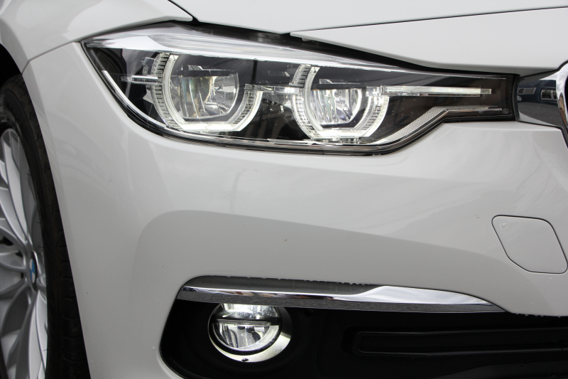 BMW 3シリーズ 320i ﾂｰﾘﾝｸﾞﾗｸﾞｼﾞｭｱﾘｰ 後期LCI 1ｵｰﾅ 新ｴﾝｼﾞﾝ ﾋｰﾀｰ茶革 LEDﾍｯﾄﾞﾗｲﾄ&ﾃｰﾙ 追従ACC ﾚｰﾝﾁｪﾝｼﾞ警告 衝突軽減ﾌﾞﾚｰｷ 車線逸脱警告 歩行者警告 ﾀｯﾁﾊﾟｯﾄﾞ対応HDDﾅﾋﾞ電動ﾄﾗﾝｸ ｽﾏｰﾄｷｰ 2年保証