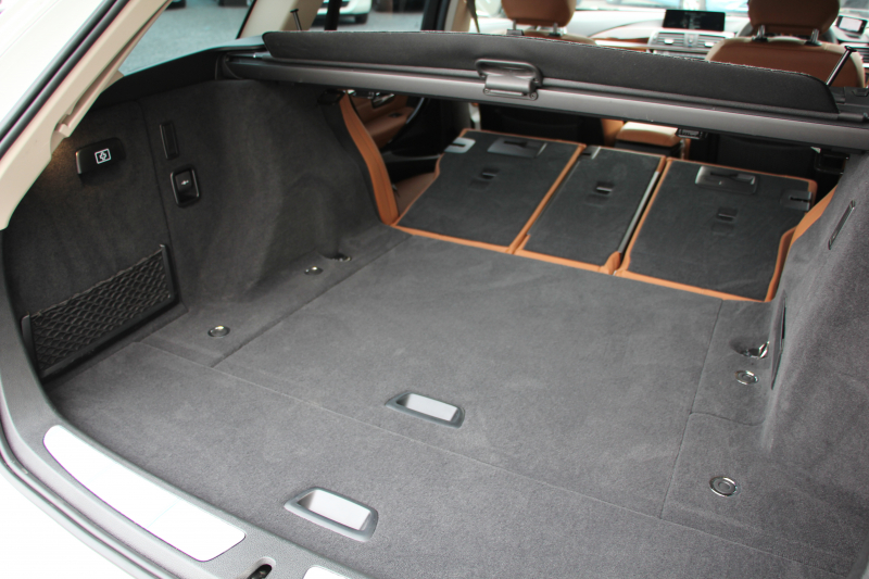 BMW 3シリーズ 320i ﾂｰﾘﾝｸﾞﾗｸﾞｼﾞｭｱﾘｰ 後期LCI 1ｵｰﾅ 新ｴﾝｼﾞﾝ ﾋｰﾀｰ茶革 LEDﾍｯﾄﾞﾗｲﾄ&ﾃｰﾙ 追従ACC ﾚｰﾝﾁｪﾝｼﾞ警告 衝突軽減ﾌﾞﾚｰｷ 車線逸脱警告 歩行者警告 ﾀｯﾁﾊﾟｯﾄﾞ対応HDDﾅﾋﾞ電動ﾄﾗﾝｸ ｽﾏｰﾄｷｰ 2年保証