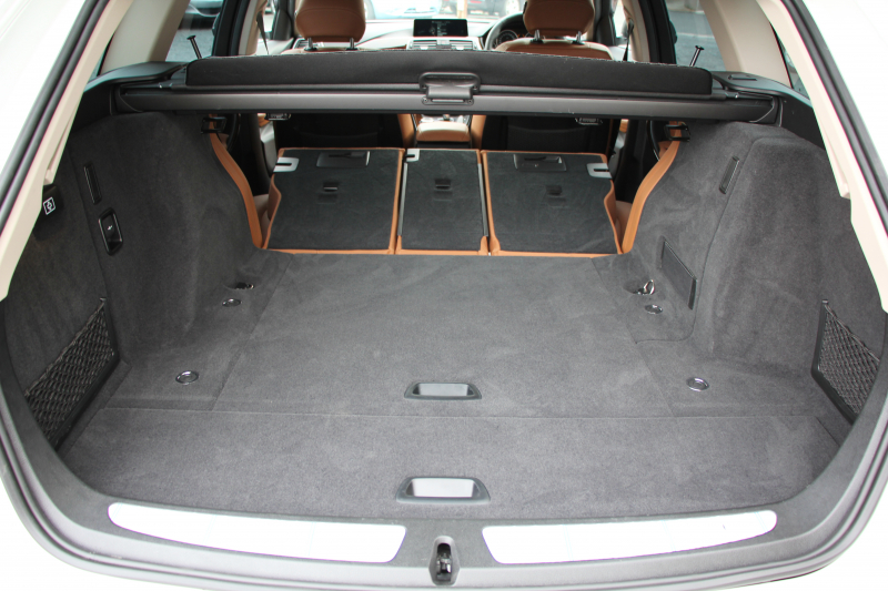 BMW 3シリーズ 320i ﾂｰﾘﾝｸﾞﾗｸﾞｼﾞｭｱﾘｰ 後期LCI 1ｵｰﾅ 新ｴﾝｼﾞﾝ ﾋｰﾀｰ茶革 LEDﾍｯﾄﾞﾗｲﾄ&ﾃｰﾙ 追従ACC ﾚｰﾝﾁｪﾝｼﾞ警告 衝突軽減ﾌﾞﾚｰｷ 車線逸脱警告 歩行者警告 ﾀｯﾁﾊﾟｯﾄﾞ対応HDDﾅﾋﾞ電動ﾄﾗﾝｸ ｽﾏｰﾄｷｰ 2年保証