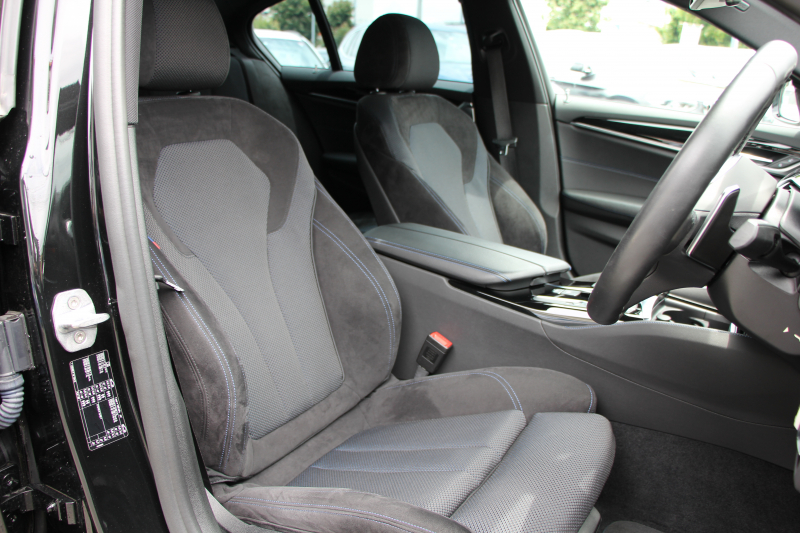 BMW 5シリーズ 523i ｴﾃﾞｨｼｮﾝﾐｯｼｮﾝｲﾝﾎﾟｯｼﾌﾞﾙ 特別仕様車 HUD ﾊｰﾏﾝｶｰﾄﾞﾝ 専用ﾌﾞﾗｯｸAW 追従ACC ｽﾃｱﾘﾝｸﾞｻﾎﾟｰﾄ LEDﾍｯﾄﾞﾗｲﾄ ｵｰﾄﾊｲﾋﾞｰﾑ ﾀｯﾁ画面HDDﾅﾋﾞTV 360度ﾊﾟﾉﾗﾏｶﾒﾗ Pｱｼｽﾄﾌﾟﾗｽ 電動ﾄﾗﾝｸ ｽﾏｰﾄｷｰ 2年保証