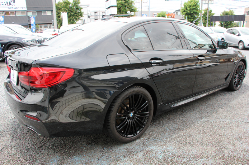BMW 5シリーズ 523i ｴﾃﾞｨｼｮﾝﾐｯｼｮﾝｲﾝﾎﾟｯｼﾌﾞﾙ 特別仕様車 HUD ﾊｰﾏﾝｶｰﾄﾞﾝ 専用ﾌﾞﾗｯｸAW 追従ACC ｽﾃｱﾘﾝｸﾞｻﾎﾟｰﾄ LEDﾍｯﾄﾞﾗｲﾄ ｵｰﾄﾊｲﾋﾞｰﾑ ﾀｯﾁ画面HDDﾅﾋﾞTV 360度ﾊﾟﾉﾗﾏｶﾒﾗ Pｱｼｽﾄﾌﾟﾗｽ 電動ﾄﾗﾝｸ ｽﾏｰﾄｷｰ 2年保証