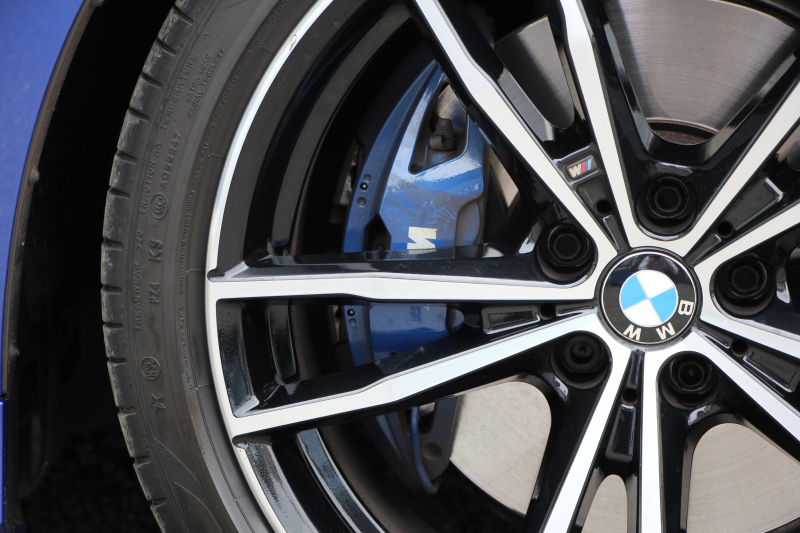 BMW 3シリーズ 330i Mｽﾎﾟｰﾂ ﾃﾞﾋﾞｭｰ&ｺﾝﾌｫｰﾄP 1ｵｰﾅ 高出力 258馬力 高出力 HUD ﾋｰﾀｰ黒革 LEDﾍｯﾄﾞﾗｲﾄ ｵｰﾄﾊｲﾋﾞｰﾑ ﾗｲﾌﾞｺｯｸﾋﾟｯﾄﾞ360度ｶﾒﾗ Applecarplay 追従ACC ｽﾃｱﾘﾝｸﾞｻﾎﾟｰﾄ ﾀｯﾁﾊﾟﾈﾙHDDﾅﾋﾞﾜｲﾔﾚｽ充電 19AW Mｽﾎﾟｰﾂﾌﾞﾚｰｷ Hi-fiｽﾋﾟｰｶｰ 2年保証