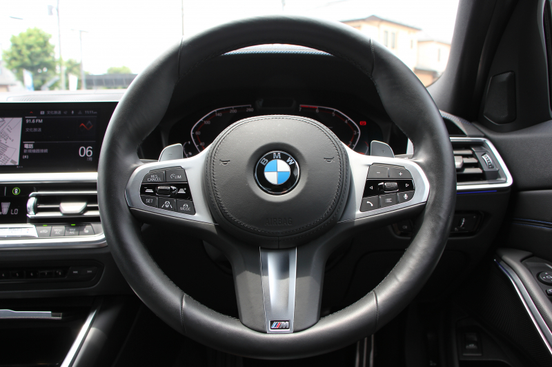 BMW 3シリーズ 330i Mｽﾎﾟｰﾂ ﾃﾞﾋﾞｭｰ&ｺﾝﾌｫｰﾄP 1ｵｰﾅ 高出力 258馬力 高出力 HUD ﾋｰﾀｰ黒革 LEDﾍｯﾄﾞﾗｲﾄ ｵｰﾄﾊｲﾋﾞｰﾑ ﾗｲﾌﾞｺｯｸﾋﾟｯﾄﾞ360度ｶﾒﾗ Applecarplay 追従ACC ｽﾃｱﾘﾝｸﾞｻﾎﾟｰﾄ ﾀｯﾁﾊﾟﾈﾙHDDﾅﾋﾞﾜｲﾔﾚｽ充電 19AW Mｽﾎﾟｰﾂﾌﾞﾚｰｷ Hi-fiｽﾋﾟｰｶｰ 2年保証