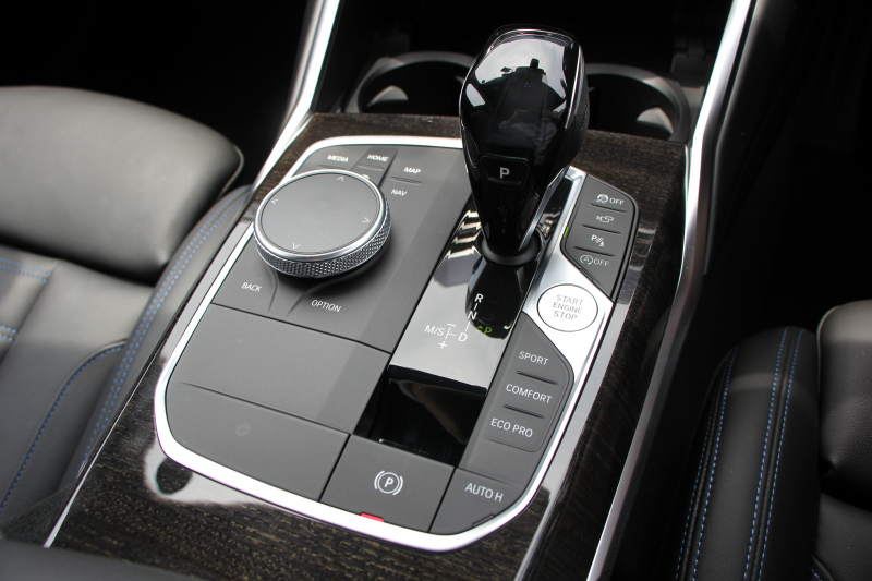 BMW 3シリーズ 330i Mｽﾎﾟｰﾂ ﾃﾞﾋﾞｭｰ&ｺﾝﾌｫｰﾄP 1ｵｰﾅ 高出力 258馬力 高出力 HUD ﾋｰﾀｰ黒革 LEDﾍｯﾄﾞﾗｲﾄ ｵｰﾄﾊｲﾋﾞｰﾑ ﾗｲﾌﾞｺｯｸﾋﾟｯﾄﾞ360度ｶﾒﾗ Applecarplay 追従ACC ｽﾃｱﾘﾝｸﾞｻﾎﾟｰﾄ ﾀｯﾁﾊﾟﾈﾙHDDﾅﾋﾞﾜｲﾔﾚｽ充電 19AW Mｽﾎﾟｰﾂﾌﾞﾚｰｷ Hi-fiｽﾋﾟｰｶｰ 2年保証