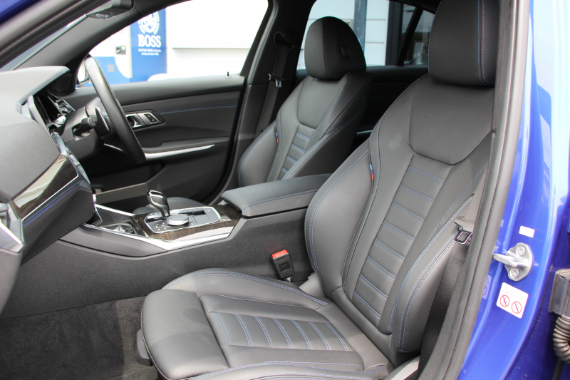 BMW 3シリーズ 330i Mｽﾎﾟｰﾂ ﾃﾞﾋﾞｭｰ&ｺﾝﾌｫｰﾄP 1ｵｰﾅ 高出力 258馬力 高出力 HUD ﾋｰﾀｰ黒革 LEDﾍｯﾄﾞﾗｲﾄ ｵｰﾄﾊｲﾋﾞｰﾑ ﾗｲﾌﾞｺｯｸﾋﾟｯﾄﾞ360度ｶﾒﾗ Applecarplay 追従ACC ｽﾃｱﾘﾝｸﾞｻﾎﾟｰﾄ ﾀｯﾁﾊﾟﾈﾙHDDﾅﾋﾞﾜｲﾔﾚｽ充電 19AW Mｽﾎﾟｰﾂﾌﾞﾚｰｷ Hi-fiｽﾋﾟｰｶｰ 2年保証