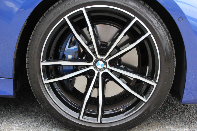 BMW 3シリーズ 330i Mｽﾎﾟｰﾂ ﾃﾞﾋﾞｭｰ&ｺﾝﾌｫｰﾄP 1ｵｰﾅ 高出力 258馬力 高出力 HUD ﾋｰﾀｰ黒革 LEDﾍｯﾄﾞﾗｲﾄ ｵｰﾄﾊｲﾋﾞｰﾑ ﾗｲﾌﾞｺｯｸﾋﾟｯﾄﾞ360度ｶﾒﾗ Applecarplay 追従ACC ｽﾃｱﾘﾝｸﾞｻﾎﾟｰﾄ ﾀｯﾁﾊﾟﾈﾙHDDﾅﾋﾞﾜｲﾔﾚｽ充電 19AW Mｽﾎﾟｰﾂﾌﾞﾚｰｷ Hi-fiｽﾋﾟｰｶｰ 2年保証