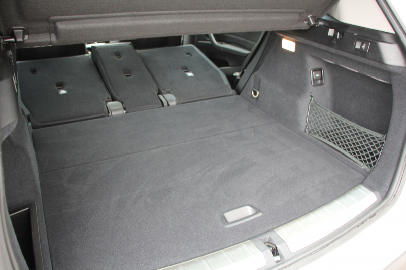 BMW X1 Xdrive18d Xﾗｲﾝ ﾊｲﾗｲﾝ 真珠色 ｱﾄﾞﾊﾞﾝｽﾄﾞｱｸﾃｨﾌﾞｾｰﾌﾃｨP ﾊﾟﾉﾗﾏｻﾝﾙｰﾌ ｺﾝﾌｫｰﾄP 追従ACC HUD ﾋｰﾀｰ黒革 電動ｼｰﾄ ﾌﾙｾｸﾞTV LEDﾍｯﾄﾞﾗｲﾄ HDDﾅﾋﾞBluetooth接続 Bｶﾒﾗ 電動ﾄﾗﾝｸ 衝突軽減ﾌﾞﾚｰｷ 車線逸脱警告 歩行者警告 Pｱｼｽﾄ 2年保証