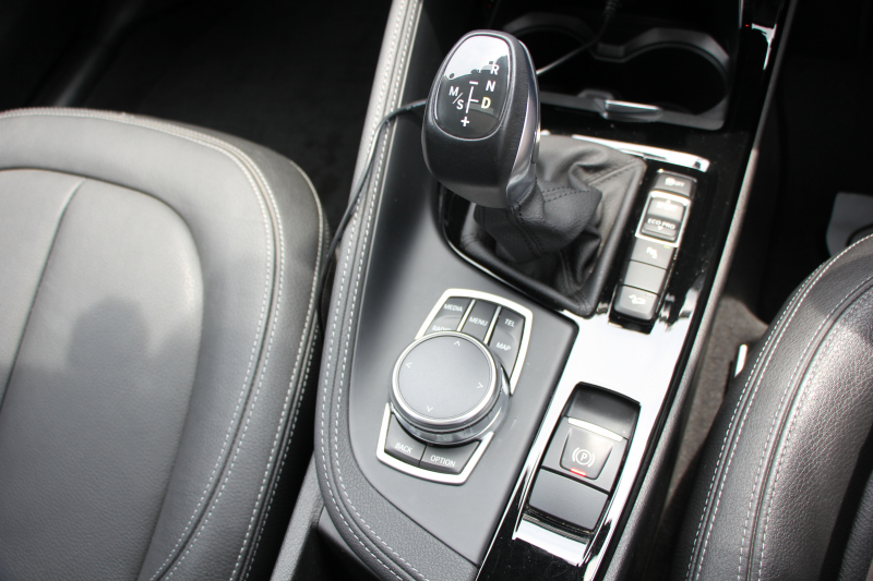 BMW X1 Xdrive18d Xﾗｲﾝ ﾊｲﾗｲﾝ 真珠色 ｱﾄﾞﾊﾞﾝｽﾄﾞｱｸﾃｨﾌﾞｾｰﾌﾃｨP ﾊﾟﾉﾗﾏｻﾝﾙｰﾌ ｺﾝﾌｫｰﾄP 追従ACC HUD ﾋｰﾀｰ黒革 電動ｼｰﾄ ﾌﾙｾｸﾞTV LEDﾍｯﾄﾞﾗｲﾄ HDDﾅﾋﾞBluetooth接続 Bｶﾒﾗ 電動ﾄﾗﾝｸ 衝突軽減ﾌﾞﾚｰｷ 車線逸脱警告 歩行者警告 Pｱｼｽﾄ 2年保証