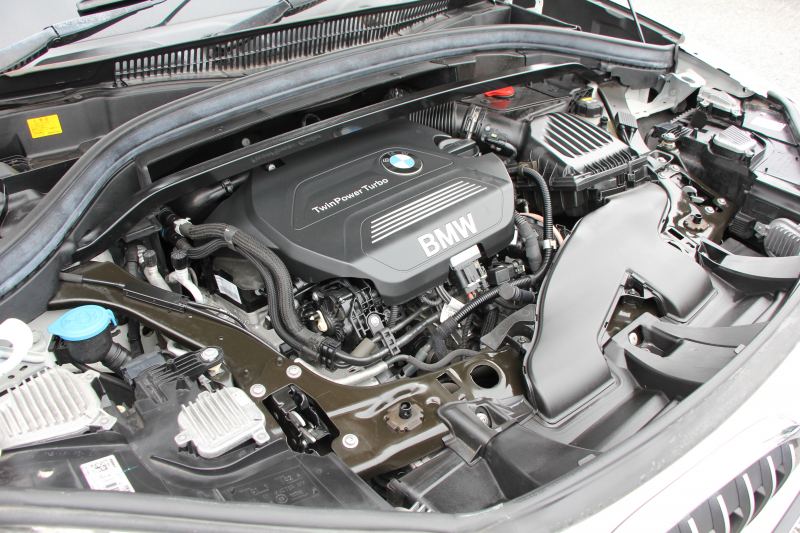 BMW X1 Xdrive18d Xﾗｲﾝ ﾊｲﾗｲﾝ 真珠色 ｱﾄﾞﾊﾞﾝｽﾄﾞｱｸﾃｨﾌﾞｾｰﾌﾃｨP ﾊﾟﾉﾗﾏｻﾝﾙｰﾌ ｺﾝﾌｫｰﾄP 追従ACC HUD ﾋｰﾀｰ黒革 電動ｼｰﾄ ﾌﾙｾｸﾞTV LEDﾍｯﾄﾞﾗｲﾄ HDDﾅﾋﾞBluetooth接続 Bｶﾒﾗ 電動ﾄﾗﾝｸ 衝突軽減ﾌﾞﾚｰｷ 車線逸脱警告 歩行者警告 Pｱｼｽﾄ 2年保証