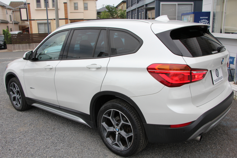 BMW X1 Xdrive18d Xﾗｲﾝ ﾊｲﾗｲﾝ 真珠色 ｱﾄﾞﾊﾞﾝｽﾄﾞｱｸﾃｨﾌﾞｾｰﾌﾃｨP ﾊﾟﾉﾗﾏｻﾝﾙｰﾌ ｺﾝﾌｫｰﾄP 追従ACC HUD ﾋｰﾀｰ黒革 電動ｼｰﾄ ﾌﾙｾｸﾞTV LEDﾍｯﾄﾞﾗｲﾄ HDDﾅﾋﾞBluetooth接続 Bｶﾒﾗ 電動ﾄﾗﾝｸ 衝突軽減ﾌﾞﾚｰｷ 車線逸脱警告 歩行者警告 Pｱｼｽﾄ 2年保証