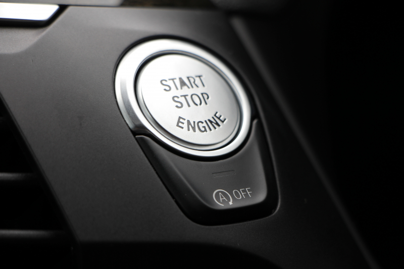 BMW X4 M40i 直6ﾀｰﾎﾞ360馬力 ﾊﾟﾉﾗﾏｻﾝﾙｰﾌ ﾓｶﾚｻﾞｰ 全ﾋｰﾀｰ ACｼｭﾆｯﾂｧｰｴｱﾛ 可変Mｻｽ 専用ﾃﾞﾌ 21AW LEDﾍｯﾄﾞﾗｲﾄ 追従ACC HUD ｽﾃｱﾘﾝｸﾞｻﾎﾟｰﾄ ﾀｯﾁ画面HDDﾅﾋﾞTV 360度ﾊﾟﾉﾗﾏｶﾒﾗ PDC緊急ﾌﾞﾚｰｷ Hifiｽﾋﾟｰｶｰ 置くだけ充電 2年保証