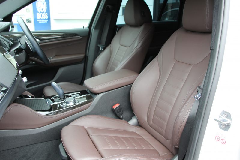 BMW X4 M40i 直6ﾀｰﾎﾞ360馬力 ﾊﾟﾉﾗﾏｻﾝﾙｰﾌ ﾓｶﾚｻﾞｰ 全ﾋｰﾀｰ ACｼｭﾆｯﾂｧｰｴｱﾛ 可変Mｻｽ 専用ﾃﾞﾌ 21AW LEDﾍｯﾄﾞﾗｲﾄ 追従ACC HUD ｽﾃｱﾘﾝｸﾞｻﾎﾟｰﾄ ﾀｯﾁ画面HDDﾅﾋﾞTV 360度ﾊﾟﾉﾗﾏｶﾒﾗ PDC緊急ﾌﾞﾚｰｷ Hifiｽﾋﾟｰｶｰ 置くだけ充電 2年保証