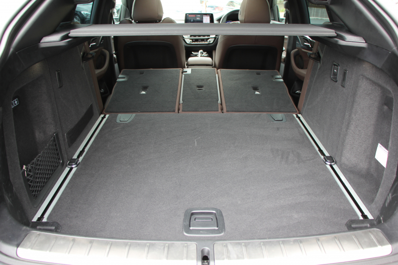 BMW X4 M40i 直6ﾀｰﾎﾞ360馬力 ﾊﾟﾉﾗﾏｻﾝﾙｰﾌ ﾓｶﾚｻﾞｰ 全ﾋｰﾀｰ ACｼｭﾆｯﾂｧｰｴｱﾛ 可変Mｻｽ 専用ﾃﾞﾌ 21AW LEDﾍｯﾄﾞﾗｲﾄ 追従ACC HUD ｽﾃｱﾘﾝｸﾞｻﾎﾟｰﾄ ﾀｯﾁ画面HDDﾅﾋﾞTV 360度ﾊﾟﾉﾗﾏｶﾒﾗ PDC緊急ﾌﾞﾚｰｷ Hifiｽﾋﾟｰｶｰ 置くだけ充電 2年保証