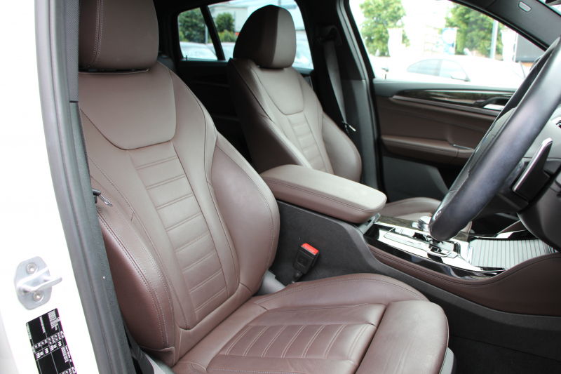 BMW X4 M40i 直6ﾀｰﾎﾞ360馬力 ﾊﾟﾉﾗﾏｻﾝﾙｰﾌ ﾓｶﾚｻﾞｰ 全ﾋｰﾀｰ ACｼｭﾆｯﾂｧｰｴｱﾛ 可変Mｻｽ 専用ﾃﾞﾌ 21AW LEDﾍｯﾄﾞﾗｲﾄ 追従ACC HUD ｽﾃｱﾘﾝｸﾞｻﾎﾟｰﾄ ﾀｯﾁ画面HDDﾅﾋﾞTV 360度ﾊﾟﾉﾗﾏｶﾒﾗ PDC緊急ﾌﾞﾚｰｷ Hifiｽﾋﾟｰｶｰ 置くだけ充電 2年保証