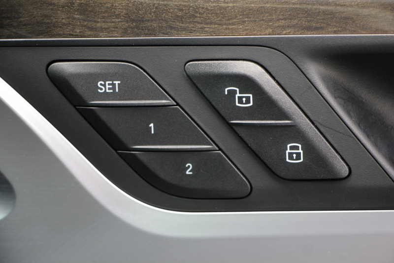 BMW X4 M40i 直6ﾀｰﾎﾞ360馬力 ﾊﾟﾉﾗﾏｻﾝﾙｰﾌ ﾓｶﾚｻﾞｰ 全ﾋｰﾀｰ ACｼｭﾆｯﾂｧｰｴｱﾛ 可変Mｻｽ 専用ﾃﾞﾌ 21AW LEDﾍｯﾄﾞﾗｲﾄ 追従ACC HUD ｽﾃｱﾘﾝｸﾞｻﾎﾟｰﾄ ﾀｯﾁ画面HDDﾅﾋﾞTV 360度ﾊﾟﾉﾗﾏｶﾒﾗ PDC緊急ﾌﾞﾚｰｷ Hifiｽﾋﾟｰｶｰ 置くだけ充電 2年保証