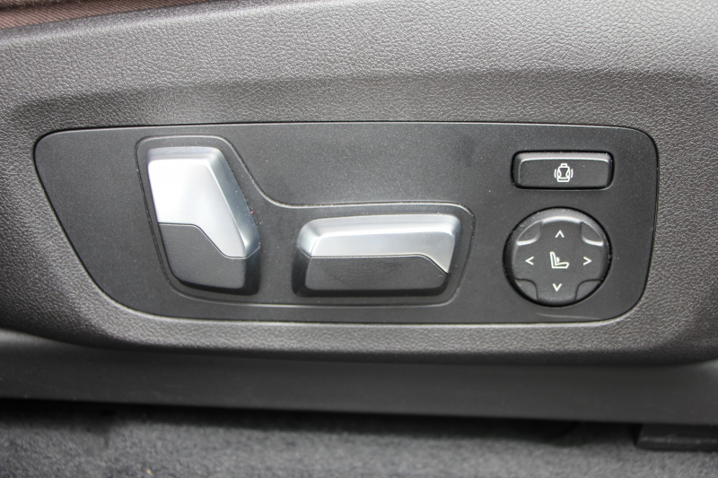 BMW X4 M40i 直6ﾀｰﾎﾞ360馬力 ﾊﾟﾉﾗﾏｻﾝﾙｰﾌ ﾓｶﾚｻﾞｰ 全ﾋｰﾀｰ ACｼｭﾆｯﾂｧｰｴｱﾛ 可変Mｻｽ 専用ﾃﾞﾌ 21AW LEDﾍｯﾄﾞﾗｲﾄ 追従ACC HUD ｽﾃｱﾘﾝｸﾞｻﾎﾟｰﾄ ﾀｯﾁ画面HDDﾅﾋﾞTV 360度ﾊﾟﾉﾗﾏｶﾒﾗ PDC緊急ﾌﾞﾚｰｷ Hifiｽﾋﾟｰｶｰ 置くだけ充電 2年保証