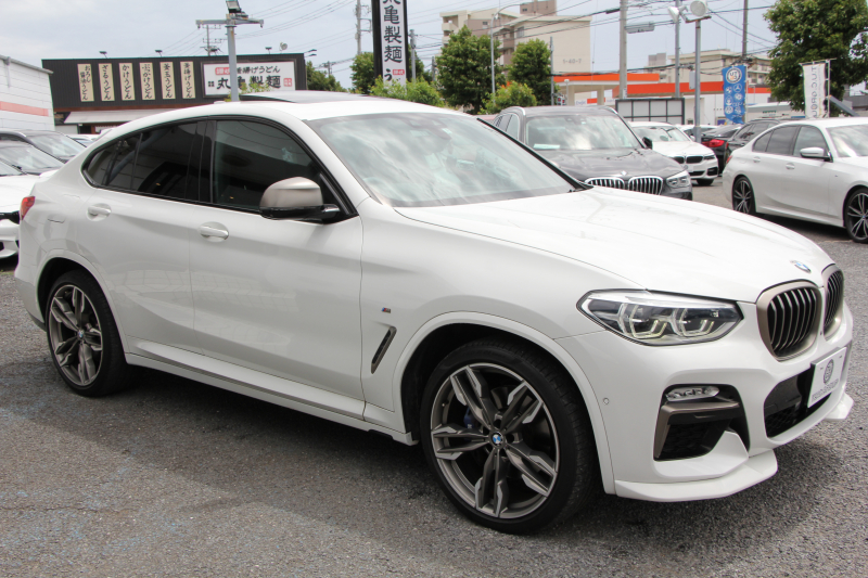 BMW X4 M40i 直6ﾀｰﾎﾞ360馬力 ﾊﾟﾉﾗﾏｻﾝﾙｰﾌ ﾓｶﾚｻﾞｰ 全ﾋｰﾀｰ ACｼｭﾆｯﾂｧｰｴｱﾛ 可変Mｻｽ 専用ﾃﾞﾌ 21AW LEDﾍｯﾄﾞﾗｲﾄ 追従ACC HUD ｽﾃｱﾘﾝｸﾞｻﾎﾟｰﾄ ﾀｯﾁ画面HDDﾅﾋﾞTV 360度ﾊﾟﾉﾗﾏｶﾒﾗ PDC緊急ﾌﾞﾚｰｷ Hifiｽﾋﾟｰｶｰ 置くだけ充電 2年保証