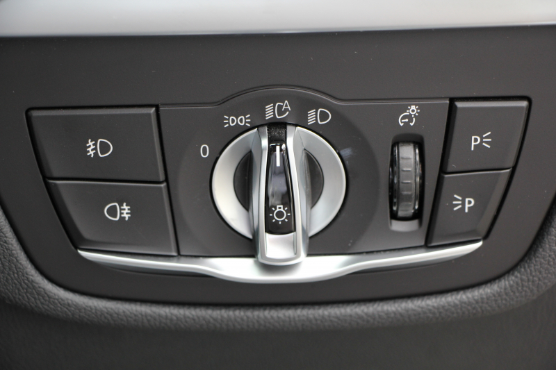 BMW X4 M40i 直6ﾀｰﾎﾞ360馬力 ﾊﾟﾉﾗﾏｻﾝﾙｰﾌ ﾓｶﾚｻﾞｰ 全ﾋｰﾀｰ ACｼｭﾆｯﾂｧｰｴｱﾛ 可変Mｻｽ 専用ﾃﾞﾌ 21AW LEDﾍｯﾄﾞﾗｲﾄ 追従ACC HUD ｽﾃｱﾘﾝｸﾞｻﾎﾟｰﾄ ﾀｯﾁ画面HDDﾅﾋﾞTV 360度ﾊﾟﾉﾗﾏｶﾒﾗ PDC緊急ﾌﾞﾚｰｷ Hifiｽﾋﾟｰｶｰ 置くだけ充電 2年保証