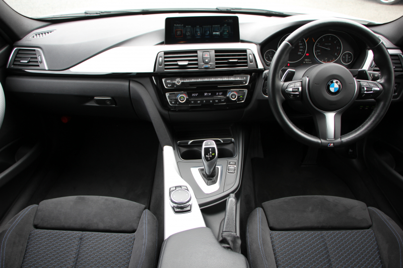 BMW 3シリーズ 320d Mｽﾎﾟｰﾂ 後期 新ｴﾝｼﾞﾝ LEDﾍｯﾄﾞﾗｲﾄ&ﾃｰﾙ 追従ACC ﾚｰﾝﾁｪﾝｼﾞ警告 衝突軽減ﾌﾞﾚｰｷ 車線逸脱警告 歩行者警告 第5世代iﾄﾞﾗｲﾌﾞHDDﾅﾋﾞBｶﾒﾗ ｽﾏｰﾄｷｰ Bluetoothｵｰﾃﾞｨｵ&通話 ﾊﾟﾄﾞﾙｼﾌﾄ 専用ｴｱﾛ 2年保証