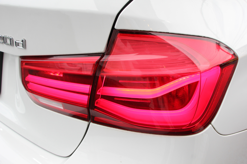 BMW 3シリーズ 320d Mｽﾎﾟｰﾂ 後期 新ｴﾝｼﾞﾝ LEDﾍｯﾄﾞﾗｲﾄ&ﾃｰﾙ 追従ACC ﾚｰﾝﾁｪﾝｼﾞ警告 衝突軽減ﾌﾞﾚｰｷ 車線逸脱警告 歩行者警告 第5世代iﾄﾞﾗｲﾌﾞHDDﾅﾋﾞBｶﾒﾗ ｽﾏｰﾄｷｰ Bluetoothｵｰﾃﾞｨｵ&通話 ﾊﾟﾄﾞﾙｼﾌﾄ 専用ｴｱﾛ 2年保証