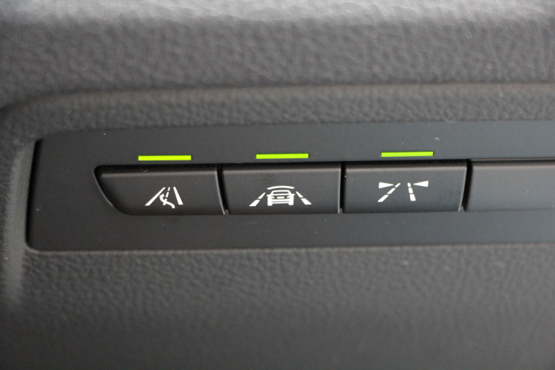 BMW 3シリーズ 320d Mｽﾎﾟｰﾂ 後期 新ｴﾝｼﾞﾝ LEDﾍｯﾄﾞﾗｲﾄ&ﾃｰﾙ 追従ACC ﾚｰﾝﾁｪﾝｼﾞ警告 衝突軽減ﾌﾞﾚｰｷ 車線逸脱警告 歩行者警告 第5世代iﾄﾞﾗｲﾌﾞHDDﾅﾋﾞBｶﾒﾗ ｽﾏｰﾄｷｰ Bluetoothｵｰﾃﾞｨｵ&通話 ﾊﾟﾄﾞﾙｼﾌﾄ 専用ｴｱﾛ 2年保証