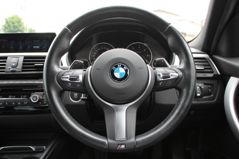 BMW 3シリーズ 320d Mｽﾎﾟｰﾂ 後期 新ｴﾝｼﾞﾝ LEDﾍｯﾄﾞﾗｲﾄ&ﾃｰﾙ 追従ACC ﾚｰﾝﾁｪﾝｼﾞ警告 衝突軽減ﾌﾞﾚｰｷ 車線逸脱警告 歩行者警告 第5世代iﾄﾞﾗｲﾌﾞHDDﾅﾋﾞBｶﾒﾗ ｽﾏｰﾄｷｰ Bluetoothｵｰﾃﾞｨｵ&通話 ﾊﾟﾄﾞﾙｼﾌﾄ 専用ｴｱﾛ 2年保証