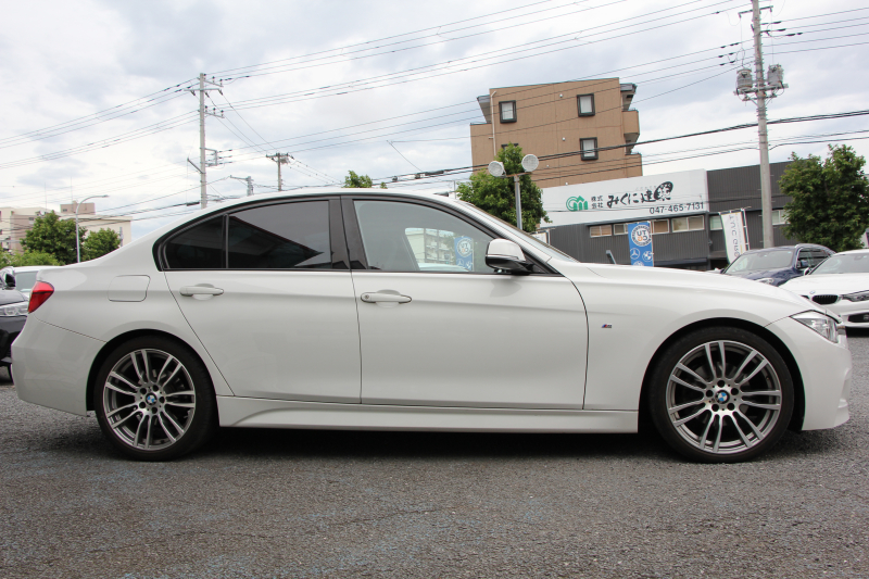 BMW 3シリーズ 320d Mｽﾎﾟｰﾂ 後期 新ｴﾝｼﾞﾝ LEDﾍｯﾄﾞﾗｲﾄ&ﾃｰﾙ 追従ACC ﾚｰﾝﾁｪﾝｼﾞ警告 衝突軽減ﾌﾞﾚｰｷ 車線逸脱警告 歩行者警告 第5世代iﾄﾞﾗｲﾌﾞHDDﾅﾋﾞBｶﾒﾗ ｽﾏｰﾄｷｰ Bluetoothｵｰﾃﾞｨｵ&通話 ﾊﾟﾄﾞﾙｼﾌﾄ 専用ｴｱﾛ 2年保証