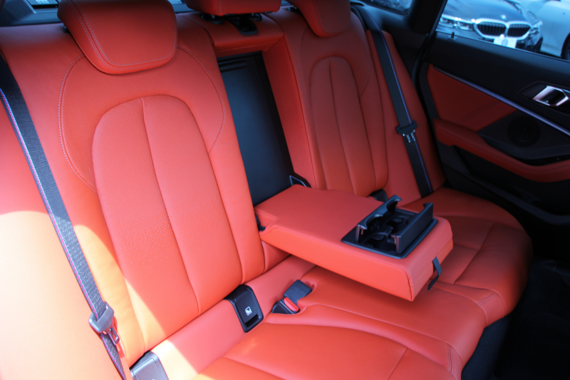 BMW 2シリーズ M235i Xdrive ｸﾞﾗﾝｸｰﾍﾟﾃﾞﾋﾞｭｰP 4WD ﾏｸﾞﾏﾚｯﾄﾞﾚｻﾞｰ Mｽﾎﾟｰﾂｼｰﾄ ｱﾀﾞﾌﾟﾃｨﾌﾞｻｽ ﾚｲｽﾞ鍛造19AW Mｼｰﾄﾍﾞﾙﾄ 306馬力 追従ACC Mﾘｱｽﾎﾟｲﾗｰ ﾀｯﾁ画面HDDﾅﾋﾞ置くだけ充電 Pｱｼｽﾄ 後退ｱｼｽﾄ ｼｰﾄﾋｰﾀｰ 2年保証