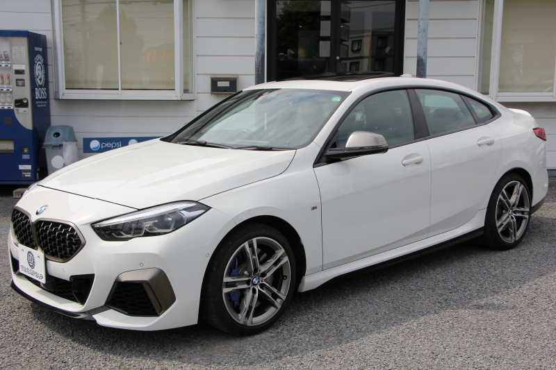 BMW 2シリーズ M235i Xdrive ｸﾞﾗﾝｸｰﾍﾟﾋﾞｼﾞｮﾝP 4WD ﾊﾟﾉﾗﾏｻﾝﾙｰﾌ ﾋｰﾀｰ黒革 ﾍｯﾄﾞｱｯﾌﾟﾃﾞｨｽﾌﾟﾚｲ ｱﾀﾞﾌﾟﾃｨﾌﾞLEDﾍｯﾄﾞﾗｲﾄ ｵｰﾄﾊｲﾋﾞｰﾑ Hi-fiｽﾋﾟｰｶｰ ﾌﾙｾｸﾞTV 306馬力 BMWﾗｲﾌﾞｺｯｸﾋﾟｯﾄ 後退ｱｼｽﾄ 追従ACC ﾀｯﾁ画面ﾅﾋﾞPｱｼｽﾄ 2年保証