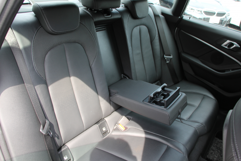 BMW 2シリーズ M235i Xdrive ｸﾞﾗﾝｸｰﾍﾟﾋﾞｼﾞｮﾝP 4WD ﾊﾟﾉﾗﾏｻﾝﾙｰﾌ ﾋｰﾀｰ黒革 ﾍｯﾄﾞｱｯﾌﾟﾃﾞｨｽﾌﾟﾚｲ ｱﾀﾞﾌﾟﾃｨﾌﾞLEDﾍｯﾄﾞﾗｲﾄ ｵｰﾄﾊｲﾋﾞｰﾑ Hi-fiｽﾋﾟｰｶｰ ﾌﾙｾｸﾞTV 306馬力 BMWﾗｲﾌﾞｺｯｸﾋﾟｯﾄ 後退ｱｼｽﾄ 追従ACC ﾀｯﾁ画面ﾅﾋﾞPｱｼｽﾄ 2年保証