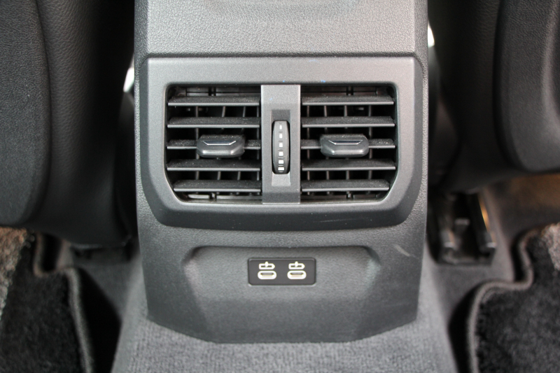 BMW 2シリーズ M235i Xdrive ｸﾞﾗﾝｸｰﾍﾟﾋﾞｼﾞｮﾝP 4WD ﾊﾟﾉﾗﾏｻﾝﾙｰﾌ ﾋｰﾀｰ黒革 ﾍｯﾄﾞｱｯﾌﾟﾃﾞｨｽﾌﾟﾚｲ ｱﾀﾞﾌﾟﾃｨﾌﾞLEDﾍｯﾄﾞﾗｲﾄ ｵｰﾄﾊｲﾋﾞｰﾑ Hi-fiｽﾋﾟｰｶｰ ﾌﾙｾｸﾞTV 306馬力 BMWﾗｲﾌﾞｺｯｸﾋﾟｯﾄ 後退ｱｼｽﾄ 追従ACC ﾀｯﾁ画面ﾅﾋﾞPｱｼｽﾄ 2年保証